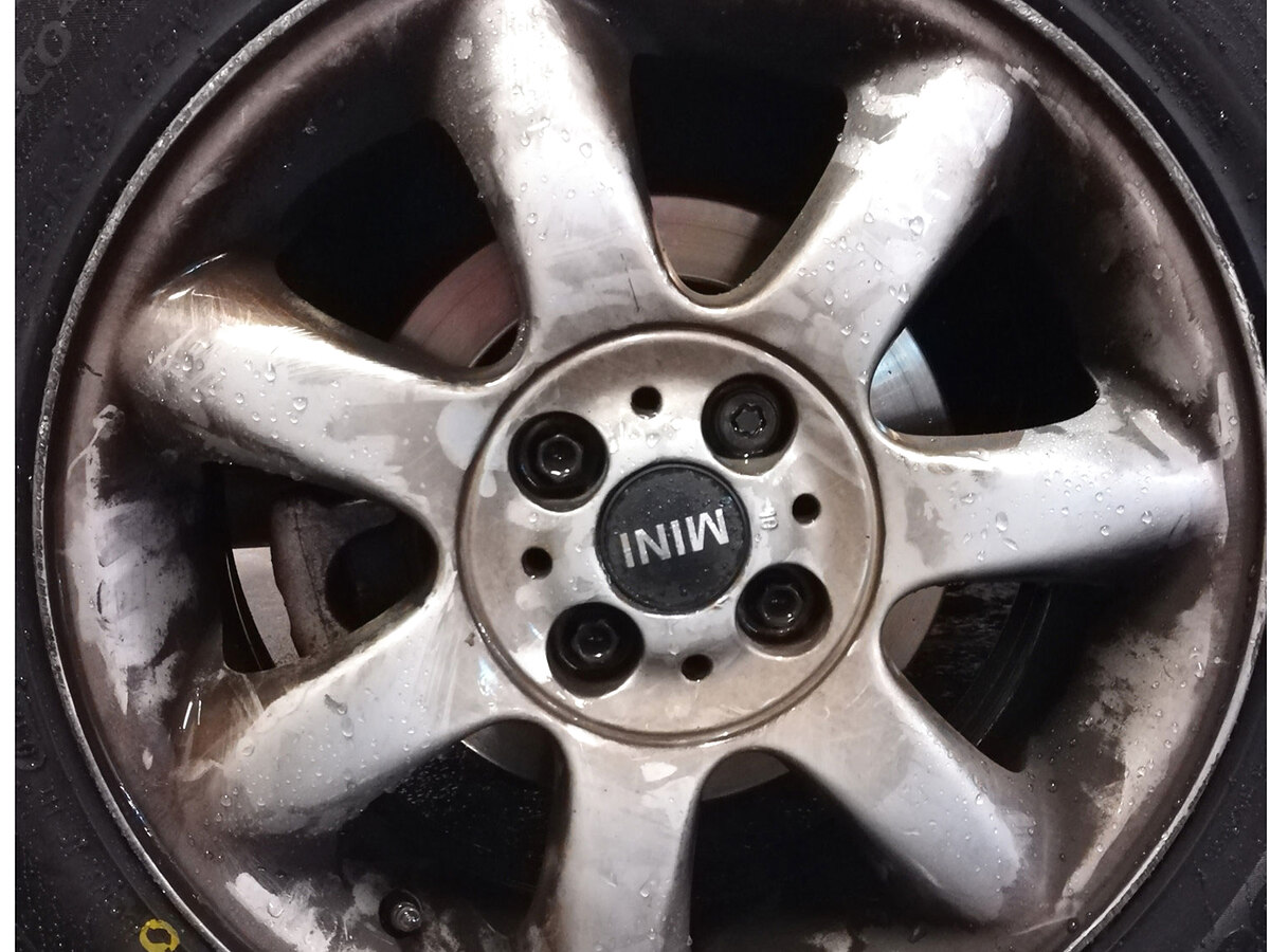 Wheel before cleaning